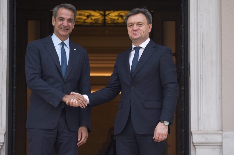 Μητσοτάκης σε πρωθυπουργό της Μολδαβίας: Πάντα να υπολογίζετε στην υποστήριξη της Ελλάδας