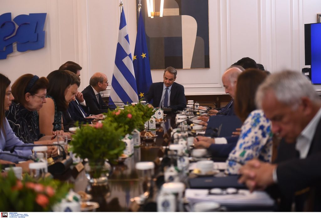 Μητσοτάκης στο Υπουργικό: Τα μέτρα για την καθημερινότητα των πολιτών δεν πάνε διακοπές