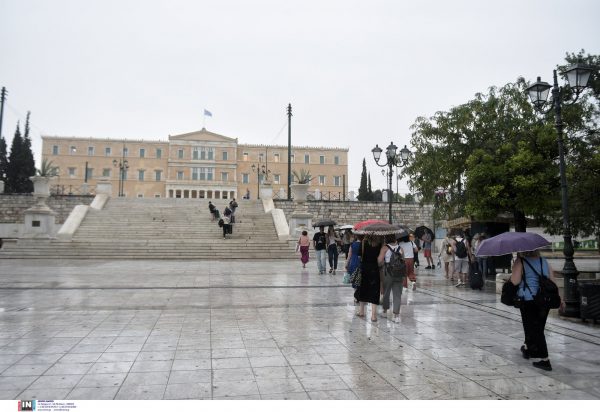 Καιρός: Αλλάζει το σκηνικό με βροχές και καταιγίδες