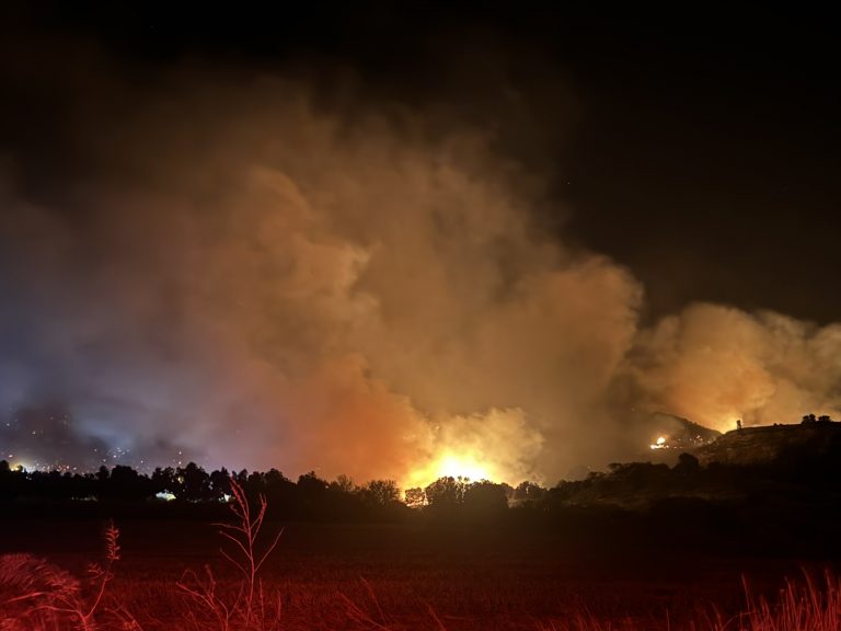 Φωτιά στην Κω: Aνακοίνωση της βρετανικής πρεσβείας για απομάκρυνση από την Καρδάμαινα