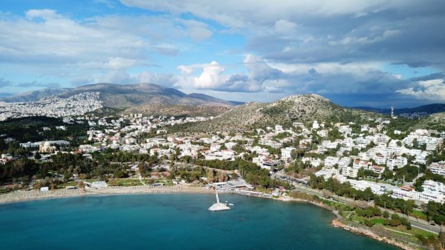 Τέλος η δωρεάν στάθμευση στο κέντρο της Βουλιαγμένης