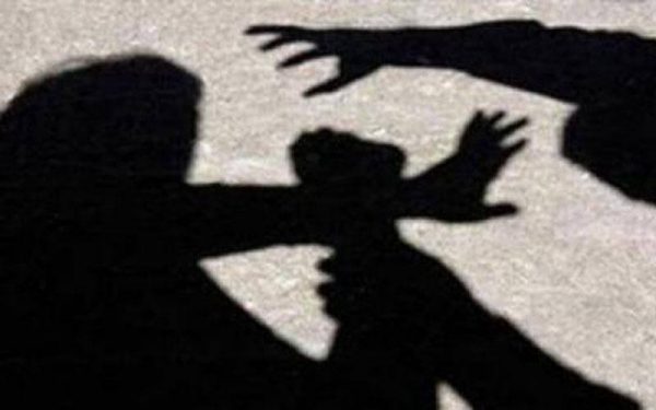 Ναύπακτος: Ελληνοαμερικάνοι τουρίστες πιάστηκαν στα χέρια στην μέση του δρόμου