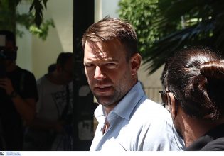 Κασσελάκης: Αναστείλαμε προσωρινά τον πλειστηριασμό σπιτιού γυναίκας που ήρθε στα γραφεία του ΣΥΡΙΖΑ