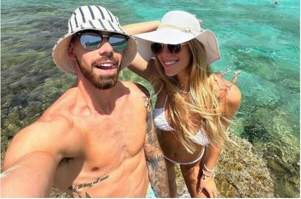 Οι ερυθρόλευκες καρδούλες της Τάσιτς μετά την ανακοίνωση του Βιλντόζα από τον Ολυμπιακό (pic)