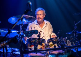 Pink Floyd: Την επανένωση του συγκροτήματος θέλει ο Νικ Μέισον με τη βοήθεια της Τεχνητής Νοημοσύνης