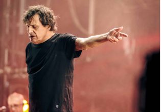 Βασίλης Παπακωνσταντίνου: Ολοκληρώνει την περιοδεία του με δύο μεγάλες συναυλίες στην Αττική