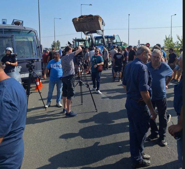 Αγρότες: Βγήκαν τα τρακτέρ στην Καρδίτσα – Αντιδρούν για τις αποζημιώσεις Daniel