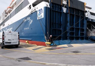 Ακτοπλοΐα: Τέλος στα σενάρια μείωσης του ΦΠΑ για εισιτήρια ΙΧ