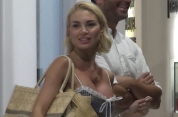 Αλεξάνδρα Παναγιώταρου: Μαγνήτισε τα ανδρικά βλέμματα στη Μύκονο