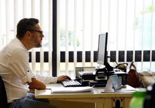 Εκτός αγοράς εργασίας εκατομμύρια εργαζόμενοι με αναπηρίες λόγω κακών εργοδοτών