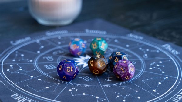 Αυτά τα 3 ζώδια θα έχουν πισωγυρίσματα σε σχέσεις εξαιτίας του ανάδρομου Ερμή