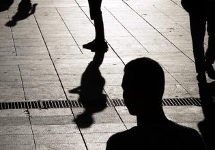 Καζάνι που βράζει ο ΣΥΡΙΖΑ, στη χόβολη η ΝΔ μετά τον Σαμαρά, ο λαός δεν ξέρει πού βρίσκεται και πού πατά με εξαήμερη δουλειά