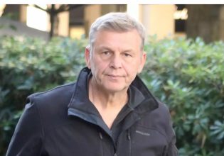 Απόστολος Γκλέτσος: «Είμαστε χωριό που κρυβόμαστε πίσω από την κουρτίνα και τραβάμε τα παραθυρόφυλλα»