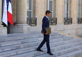 Γαλλία: Σε πρωτόγνωρη πολιτική αβεβαιότητα – Μένει μέχρι να φύγει ο Ατάλ