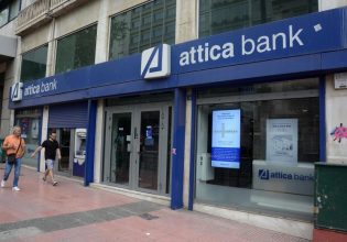 ΣΥΡΙΖΑ για Attica Bank: Ερωτήματα σε Μητσοτάκη, αιχμές για Φλωρίδη – «Η ζημιά για το Δημόσιο είναι δεδομένη»