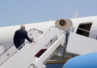 Εκλογές ΗΠΑ: Το μετέωρο βήμα του Μπάιντεν και οι χορηγοί που είναι έτοιμοι να εγκαταλείψουν την εκστρατεία του