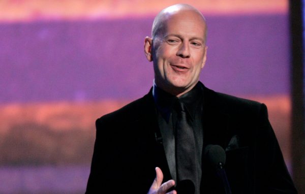 Η σπάνια φωτογραφία του Μπρους Γουίλις – Δίνει τη μάχη του έχοντας την οικογένειά του στο πλευρό του