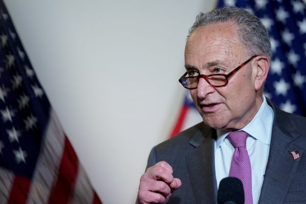 ΗΠΑ: Ανοιχτός στην παραίτηση Μπάιντεν ο επικεφαλής των Δημοκρατικών στη Γερουσία, Τσακ Σούμερ