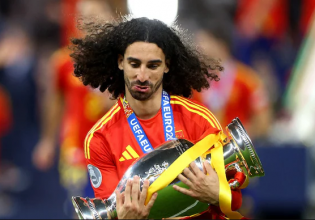 Κουκουρέγια προς Νέβιλ: «Τελικά πήγαμε ως το τέλος Γκάρι»