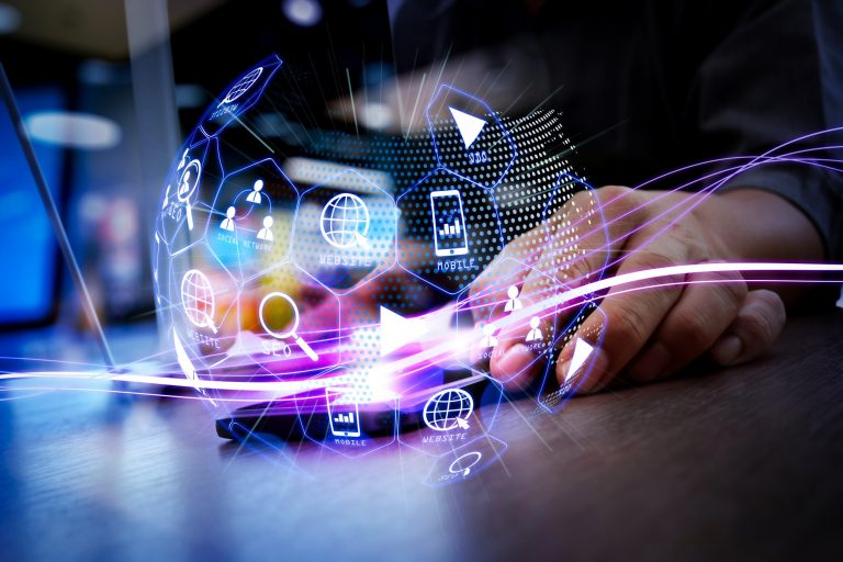 Deepfake: Πώς με ένα βίντεο μπορούν να σας «αδειάσουν» τον λογαριασμό