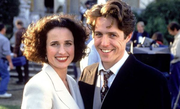 «Απόλυτη ανοησία» – Tο «Τέσσερις γάμοι και μια κηδεία» κατακρίθηκε από τους ίδιους τους ηθοποιούς του