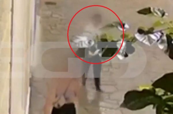 Τρομάζει ο δράκος της Ομόνοιας – Πώς εντοπίζει τις γυναίκες θύματα, σε ποιες περιοχές έχει επιτεθεί