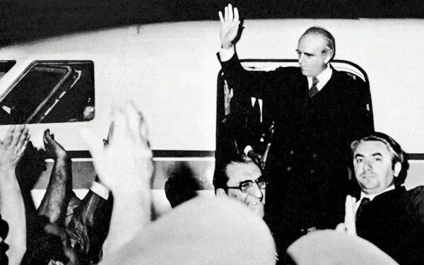 23 προς 24 Ιουλίου 1974: Μείζων ώρα του Νεώτερου Ελληνισμού