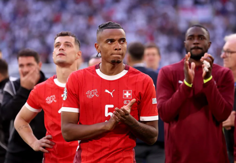 Ακάνζι: «Νιώθω ότι απογοήτευσα την ομάδα και την χώρα»