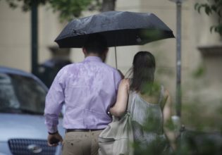 Καιρός: Έρχονται ισχυρές καταιγίδες και χαλαζοπτώσεις από το απόγευμα