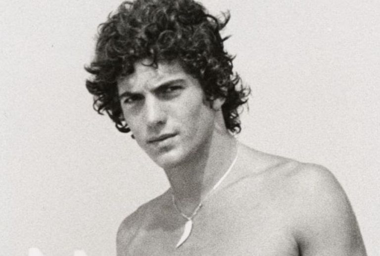 Κομψότητα, σεξ και νοσταλγία: Ο Τζον Φ. Κένεντι Τζούνιορ συνεχίζει να γοητεύει 25 χρόνια μετά το θάνατό του