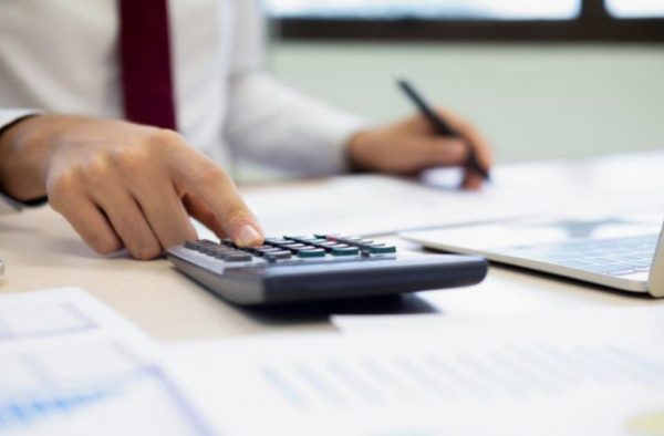 Τι θα γίνει με τις φορολογικές δηλώσεις – Στα «χαρακώματα» λογιστές – ΥΠΟΙΚ για παράταση της διαδικασίας