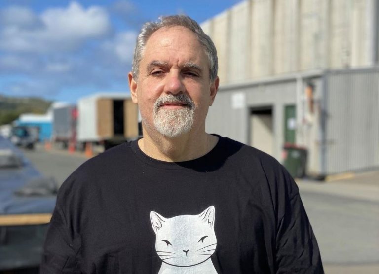 Ο Τζον Λαντάου, παραγωγός του «Τιτανικού» και του «Avatar», πέθανε στα 63 του χρόνια