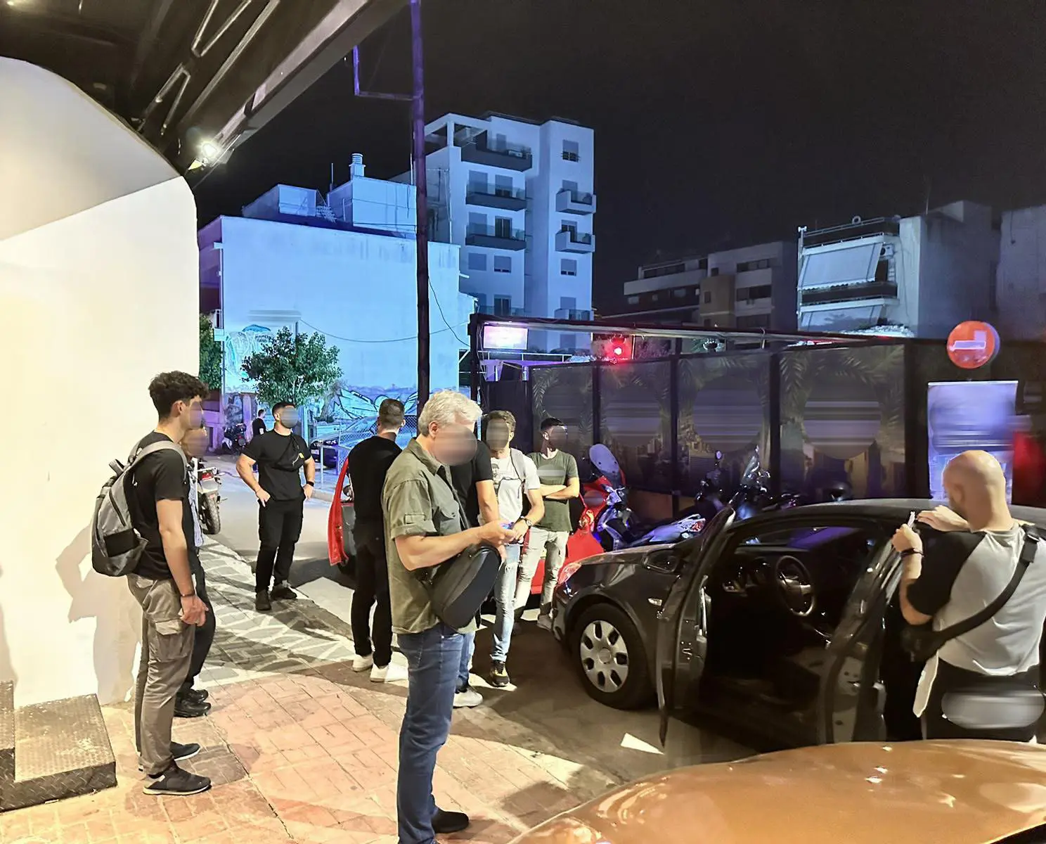 Γκάζι: Μεγάλη αστυνομική επιχείρηση τη νύχτα – Έλεγχοι σε νυχτερινά καταστήματα και οχήματα