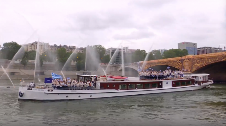 Ολυμπιακοί Αγώνες: Η εντυπωσιακή είσοδος της Ελλάδας στην τελετή έναρξης (vid)