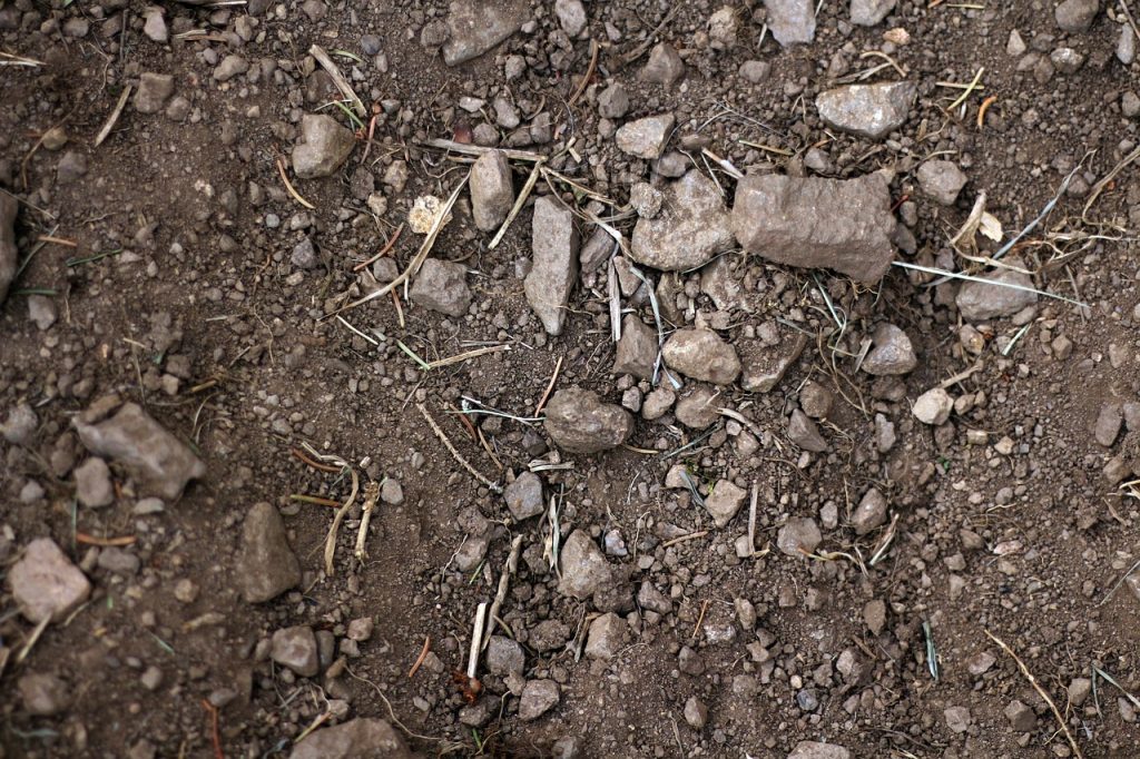 Ατύχημα στη Βουλιαγμένη: Νεαρός έπεσε σε βράχια τα ξημερώματα