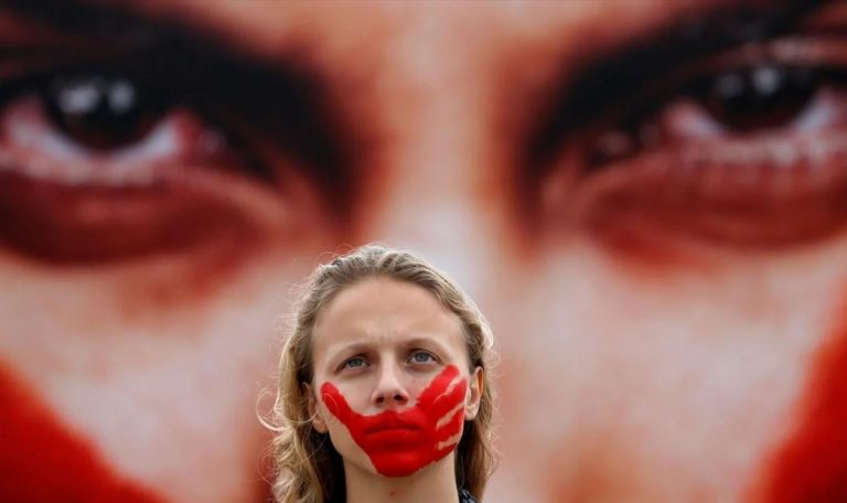 Και οι νεκρές ουρλιάζουν πόσες ακόμη;