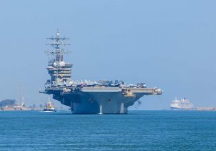 Γιατί τα γιγαντιαία αεροπλανοφόρα της Δύσης δεν μπορούν να νικήσουν τους Χούθι