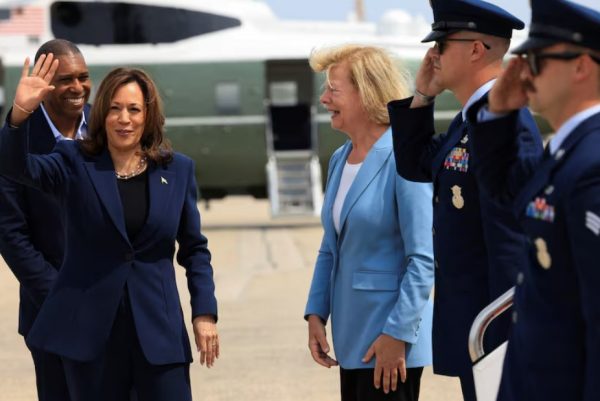 Εκλογές ΗΠΑ: Καλύτερη η Χάρις από τον Μπάιντεν στις δημοσκοπήσεις, αλλά ο Τραμπ παραμένει σκληρό καρύδι