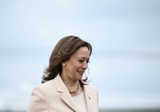 Εκλογές στις ΗΠΑ – Κάμαλα Χάρις: «Έσπασε» το ρεκόρ χρηματοδότησης – Πόσα δολάρια συγκέντρωσε σε μία εβδομάδα