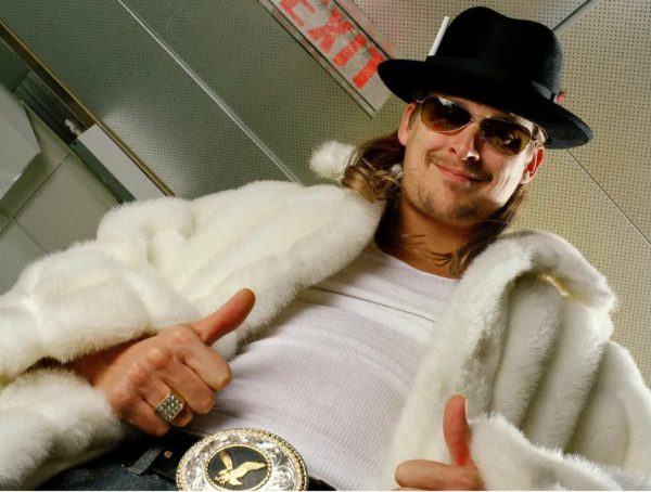 Kid Rock: Ανάμεσα σε αυτούς που δίνουν βοήθεια για τα θύματα της επίθεσης κατά του Τραμπ