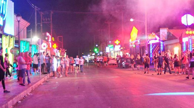 Ζάκυνθος: Άγρια συμπλοκή τουριστών στον Λαγανά – Συνελήφθη 19χρονος Σέρβος για ξυλοδαρμό Άγγλου