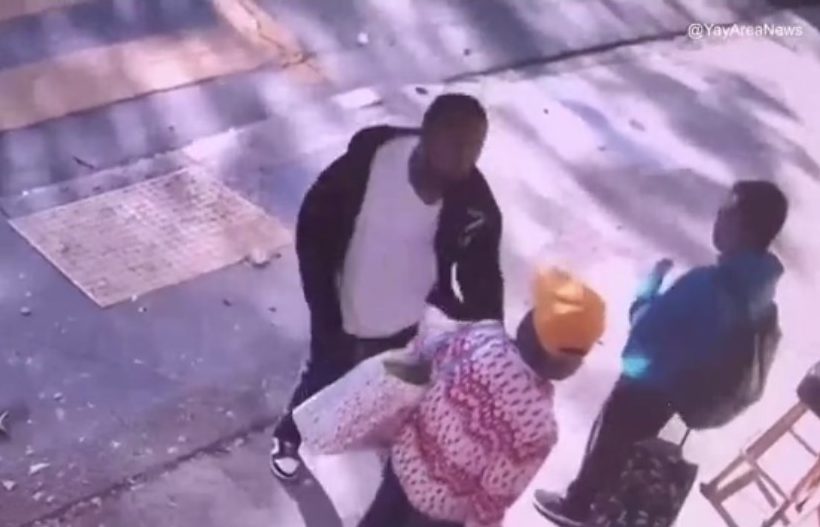 ΗΠΑ: Άγρια επίθεση και ληστεία σε ηλικιωμένη στο Όκλαντ – Της έριξε γροθιά και της άρπαξε την τσάντα