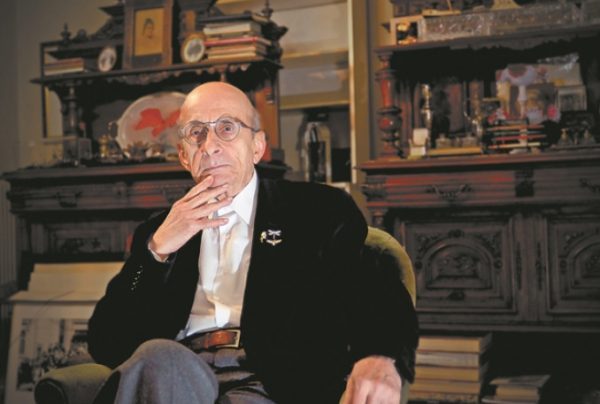 Μάνος Ελευθερίου: «Τον Μάνο, τον μπουζουκτσή, τον ξέρεις, ε;»