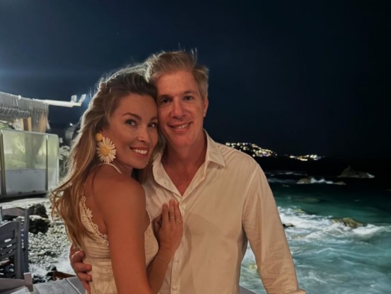 «Απόβαση» στη Μύκονο:  Η Μαριέττα Χρουσαλά και ο Λέων Πατίτσας σε νυχτερινή έξοδο στα Ματογιάννια