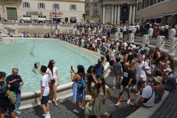 Πώς μπορεί να αντιμετωπιστεί ο υπερτουρισμός;