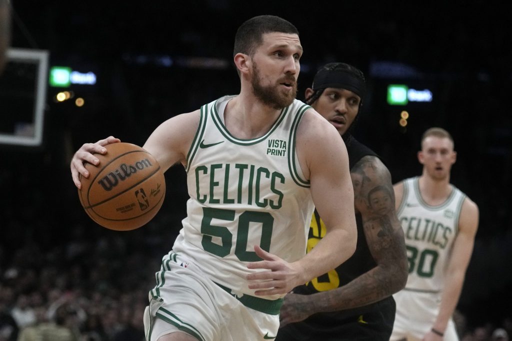 O Μίχαϊλιουκ δεν έχει βρει ακόμη ομάδα στο ΝΒΑ  και ο Ολυμπιακός τον διατηρεί στο μπλοκάκι του…