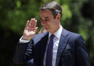 Ο Μητσοτάκης «πήρε σβάρνα» τα υπουργεία για να αλλάξει την πολιτική ατζέντα