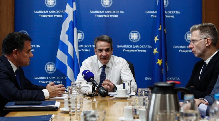 Στο υπουργείο Υγείας ο Μητσοτάκης – «Να αντιμετωπίσουμε με θάρρος τα διαχρονικά προβλήματα του ΕΣΥ»