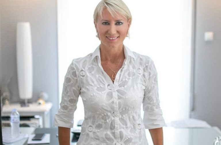 Νατάσα Παζαΐτη: Η εντυπωσιακή εμφάνιση της στη Μύκονο