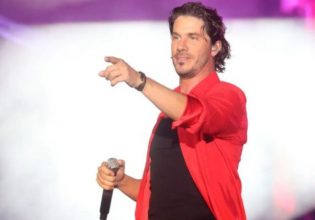 Ο Νίκος Οικονομόπουλος περνά χαλαρές στιγμές στη Μύκονο